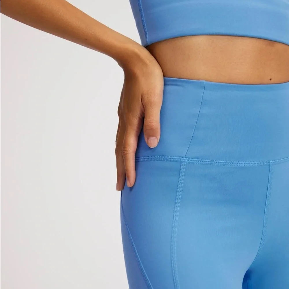 Girlfriend Collective Compressive High-Rise Legging in Haze (XS) - Picture 3 of 10